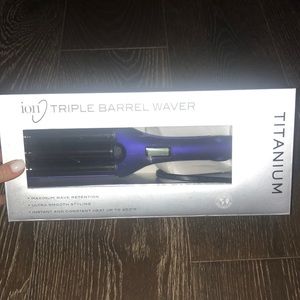 Ion Triple Barrel Waver